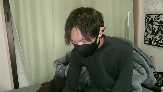 Snapshot of UKI06 chatting on 12-16-24, 12:49 UKI06 online show from 12-16-24, 12:49