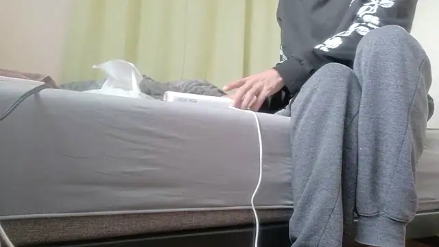 Snapshot of UKI06 chatting on 11-25-25, 04:35 UKI06 online show from 11-25-25, 04:35