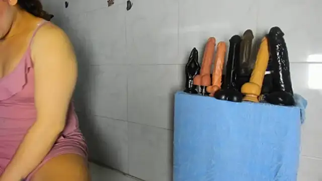 Snapshot of smithdara chatting on 05-06-26, 09:08 smithdara online show from 05-06-26, 09:08
