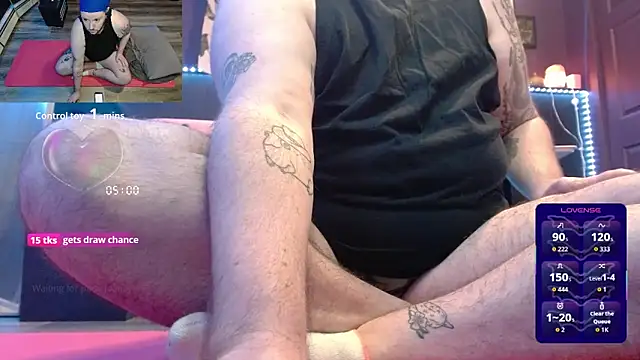 tuxedomasc 95 online show from 11-30-25, 07:03