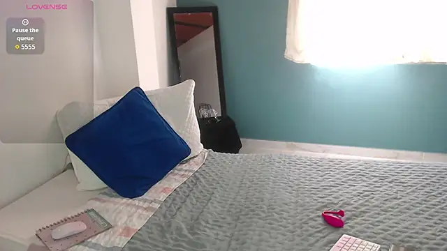 Mily Miley online show from 10-22-25, 07:24