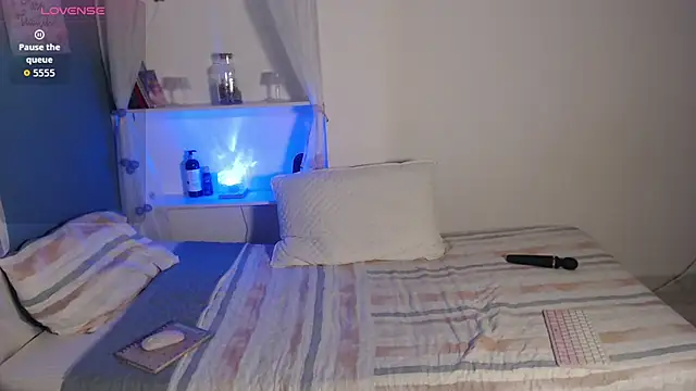 Mily Miley online show from 11-26-25, 08:42