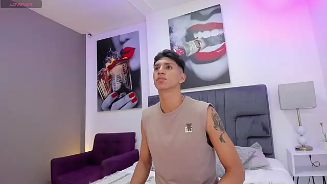 kieran derek online show from 11-19-25, 01:38