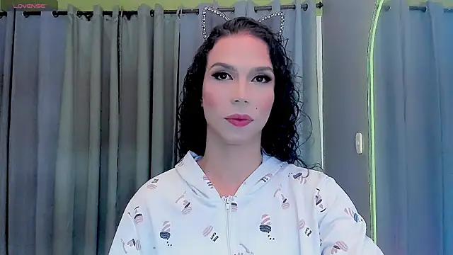 Snapshot of gatitavenecis chatting on 03-06-25, 06:41 gatitavenecis online show from 03-06-25, 06:41