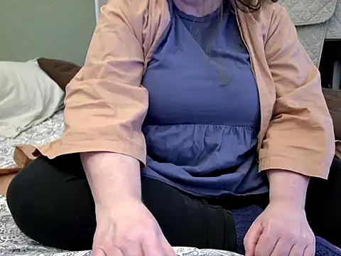 MarthaBriest online show from 05-04-26, 06:49