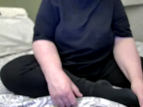 MarthaBriest online show from 05-10-26, 03:32