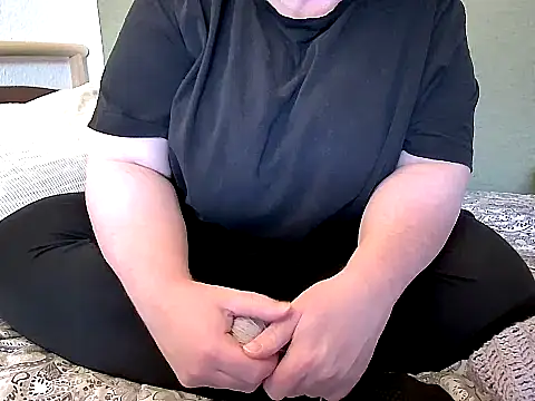 Snapshot of MarthaBriest chatting on 06-10-26, 06:42 MarthaBriest online show from 06-10-26, 06:42