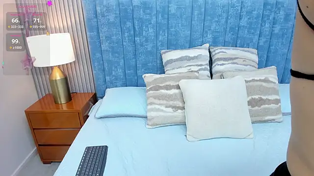 pretty sunlight  online show from 10-28-25, 01:39