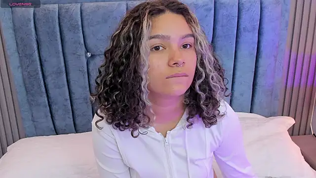 pretty sunlight  online show from 04-22-26, 12:06