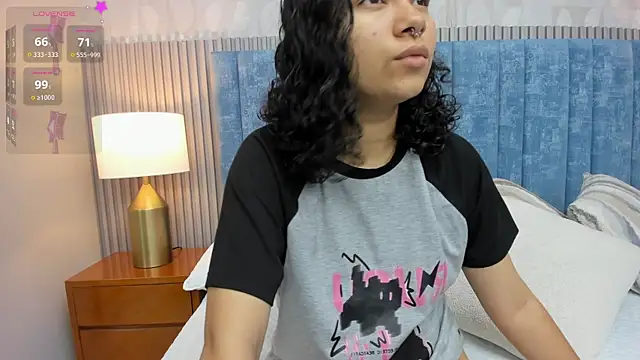 Snapshot of pretty_sunlight_ chatting on 10-19-25, 01:30 pretty sunlight online show from 10-19-25, 01:30