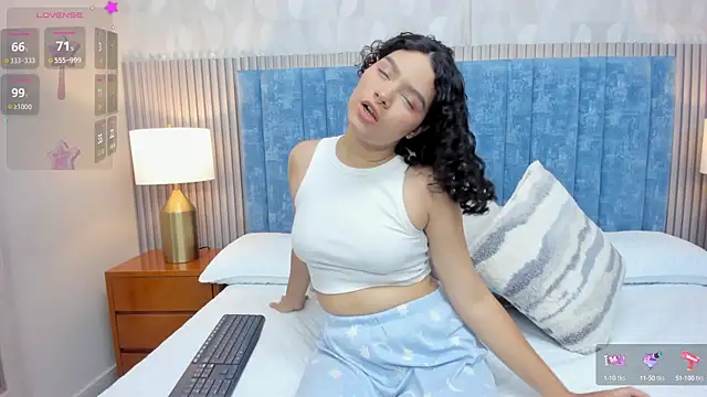 Snapshot of pretty_sunlight_ chatting on 10-21-25, 01:38 pretty sunlight online show from 10-21-25, 01:38