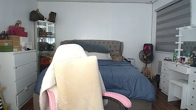 Snapshot of aya_saki chatting on 11-07-25, 09:47 aya saki online show from 11-07-25, 09:47