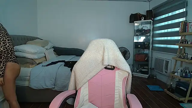 Snapshot of aya_saki chatting on 09-10-25, 08:35 aya saki online show from 09-10-25, 08:35