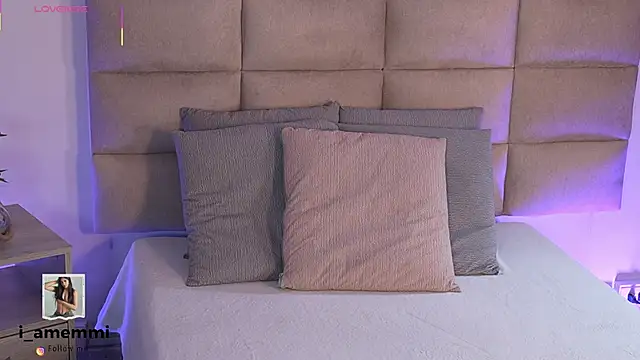 emma brooks1 online show from 10-22-25, 07:57