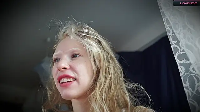  Phantom thread  online show from 10-10-25, 11:00