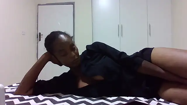 sweets 80 online show from 12-13-25, 08:04