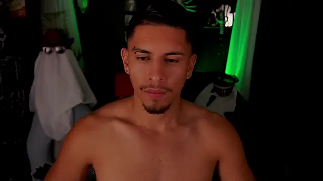 Aaronfox x online show from 10-22-25, 02:22