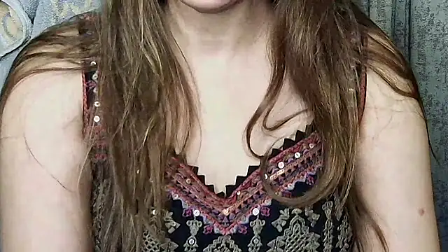 Snapshot of MIss-Naina chatting on 07-12-26, 09:37 MIss-Naina online show from 07-12-26, 09:37