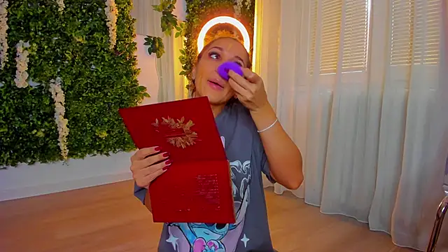 VivienCarter online show from 10-13-25, 09:11