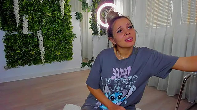 VivienCarter online show from 10-12-25, 10:05