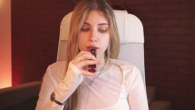 EllieCutes online show from 09-12-25, 07:57