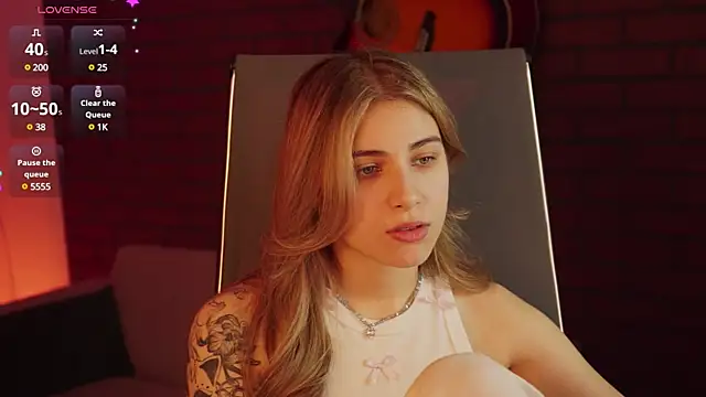 EllieCutes online show from 03-10-25, 06:27