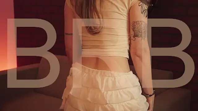 EllieCutes online show from 04-05-26, 08:32