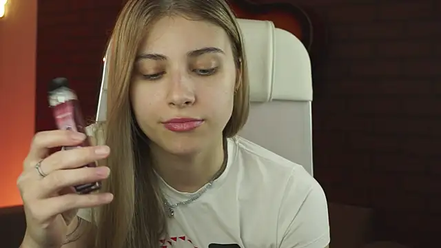 EllieCutes online show from 10-10-25, 09:32