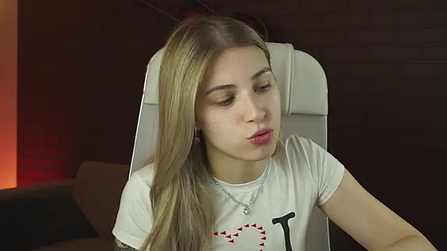 EllieCutes online show from 10-03-25, 08:49