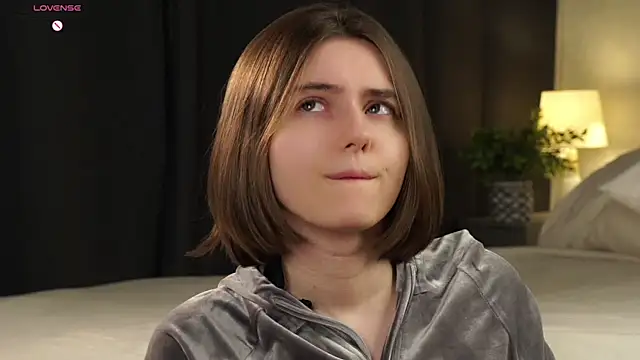 MeghanElson online show from 03-26-26, 02:04