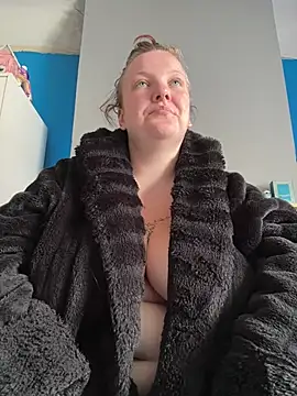 Snapshot of busty-bella1 chatting on 08-05-26, 11:48 busty-bella1 online show from 08-05-26, 11:48