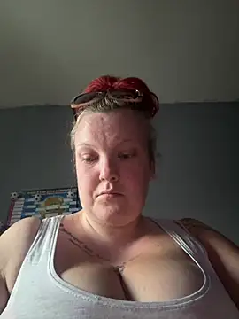 Snapshot of busty-bella1 chatting on 07-05-26, 07:43 busty-bella1 online show from 07-05-26, 07:43
