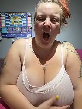 Snapshot of busty-bella1 chatting on 07-10-26, 09:59 busty-bella1 online show from 07-10-26, 09:59