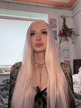 Snapshot of madelinexx chatting on 06-18-26, 01:16 madelinexx online show from 06-18-26, 01:16