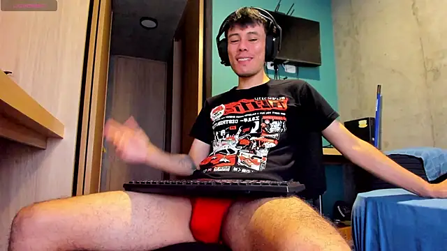 Huge latin cock online show from 06-30-26, 09:15