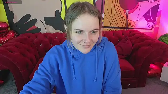 Snapshot of MaribelRiverr_ chatting on 04-17-26, 05:43 MaribelRiverr online show from 04-17-26, 05:43