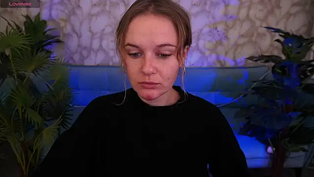 Snapshot of MaribelRiverr_ chatting on 10-10-25, 05:41 MaribelRiverr online show from 10-10-25, 05:41