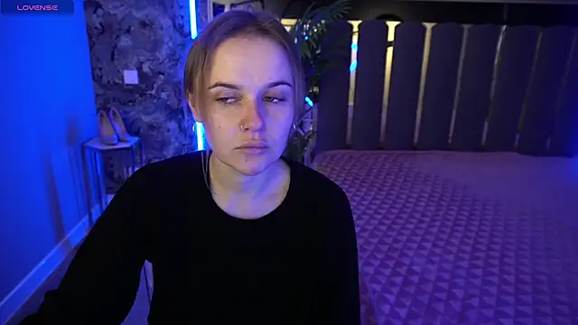 MaribelRiverr  online show from 11-14-25, 06:39