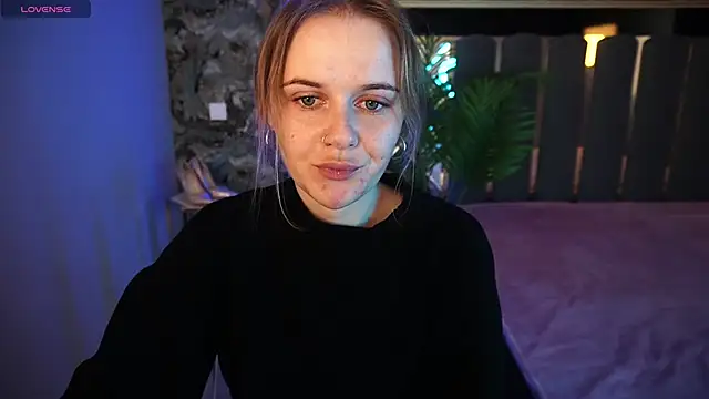 MaribelRiverr  online show from 11-04-25, 06:39