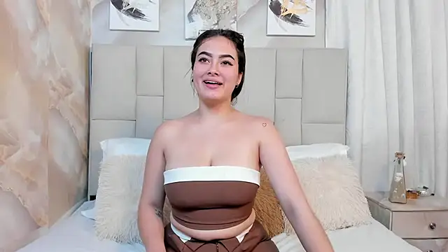 Jaslyn  Smith online show from 10-22-25, 04:17