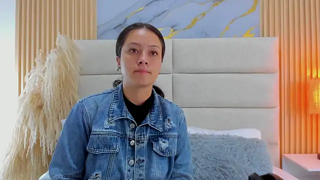 Jaslyn  Smith online show from 03-24-26, 12:05