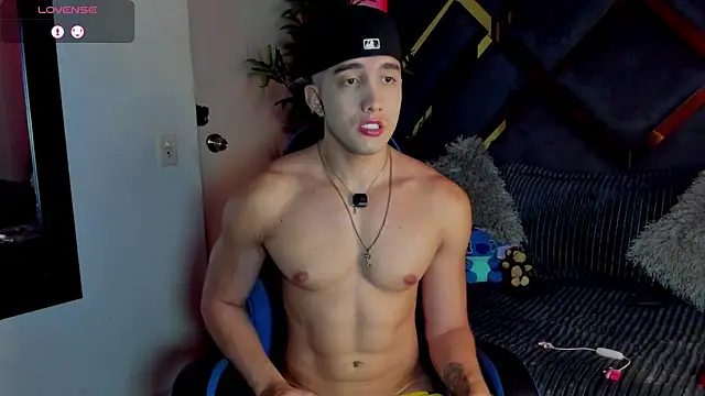 Snapshot of jeicob_stone chatting on 07-17-26, 12:41 jeicob stone online show from 07-17-26, 12:41
