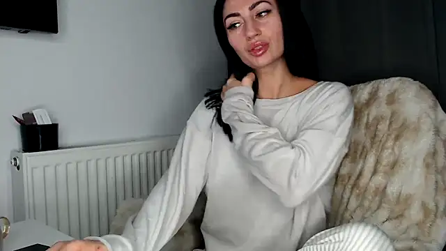 ElizabethAC online show from 12-01-25, 04:35