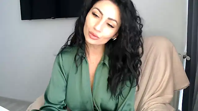 ElizabethAC online show from 04-30-26, 07:15