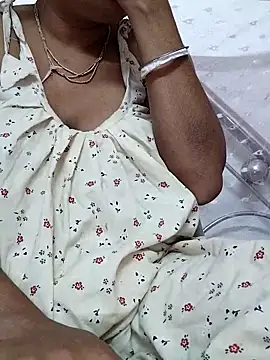 miss-Riy online show from 12-16-25, 05:28