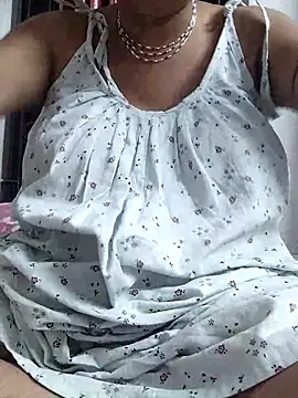 Snapshot of miss-Riy chatting on 06-08-26, 05:35 miss-Riy online show from 06-08-26, 05:35