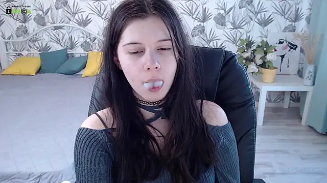 AliceWillsen online show from 12-14-24, 06:46