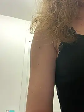 Snapshot of EvaRush chatting on 12-12-24, 09:26 EvaRush online show from 12-12-24, 09:26