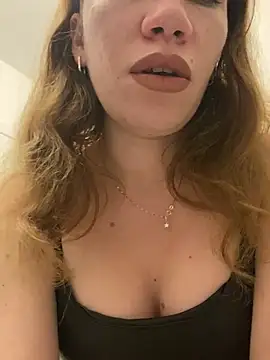 Snapshot of EvaRush chatting on 12-15-24, 06:59 EvaRush online show from 12-15-24, 06:59