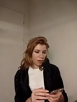 EvaRush online show from 12-22-25, 08:53